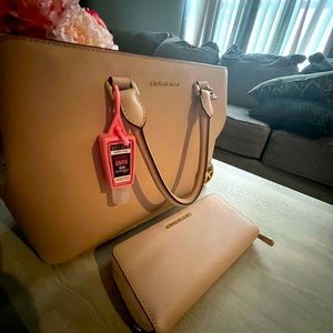 Michael Kors purse and wallet set